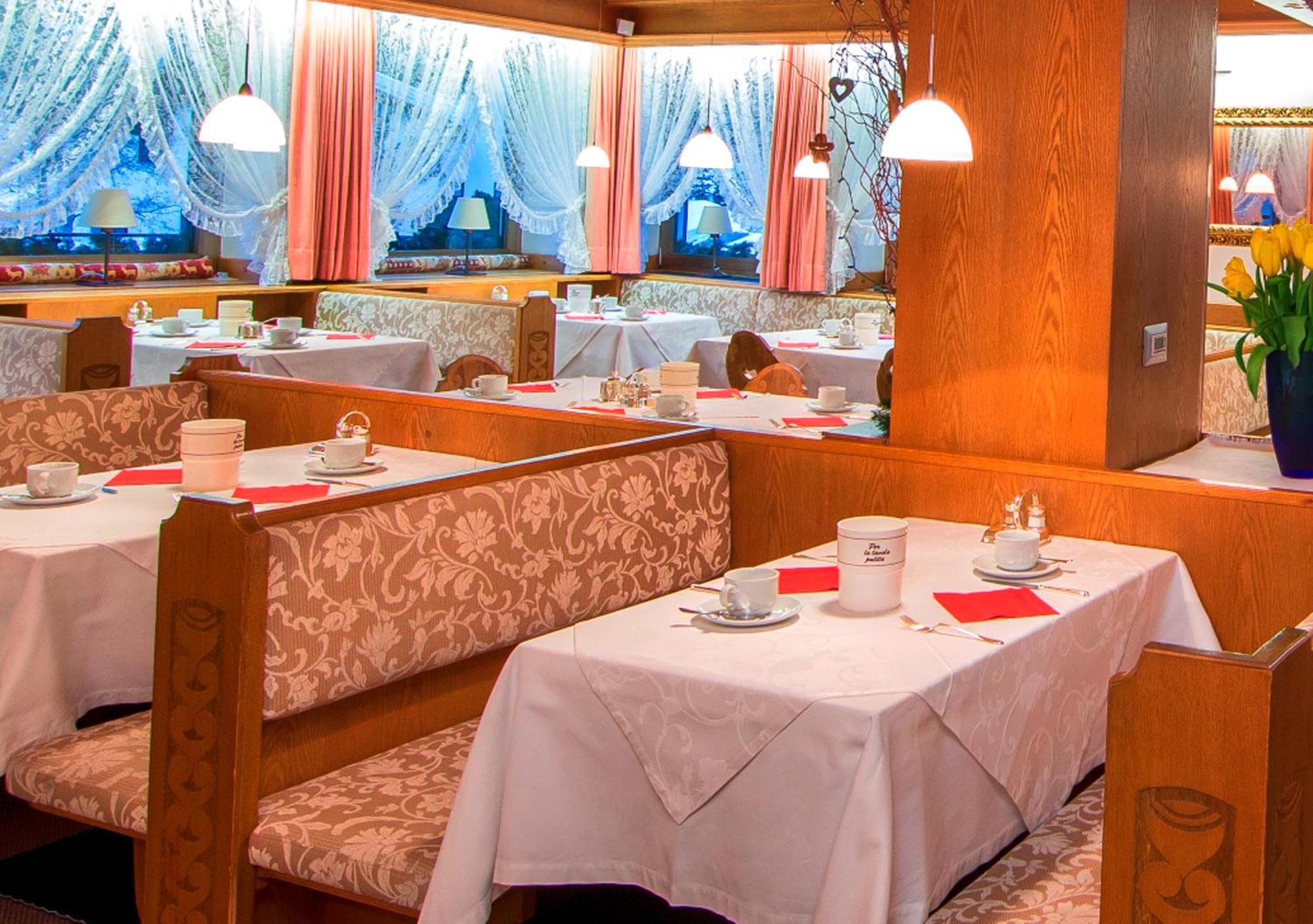 Hotel Ingram Selva di Val Gardena Kültér fotó